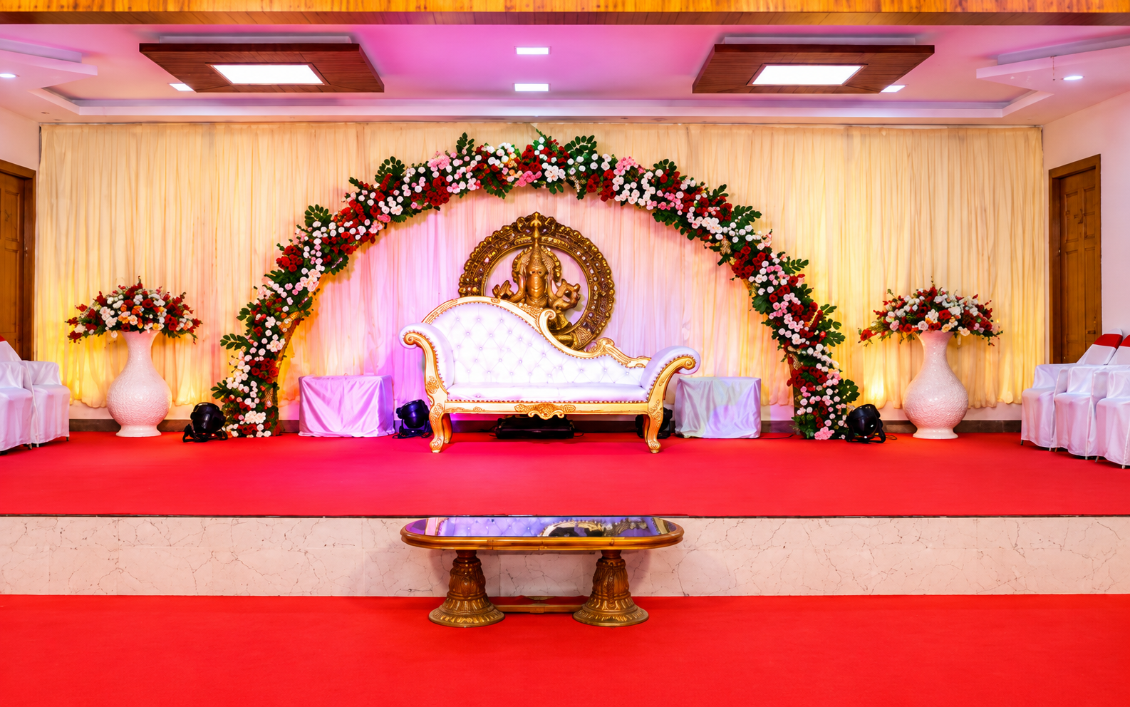 Mini Hall